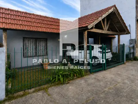 VENTA CASA AL FRENTE Y CASA AL CONTRAFRENTE. MERLO. ZONA OESTE. BUENOS AIRES.