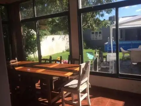 CHALET 3 AMBIENTES CON COCHERA