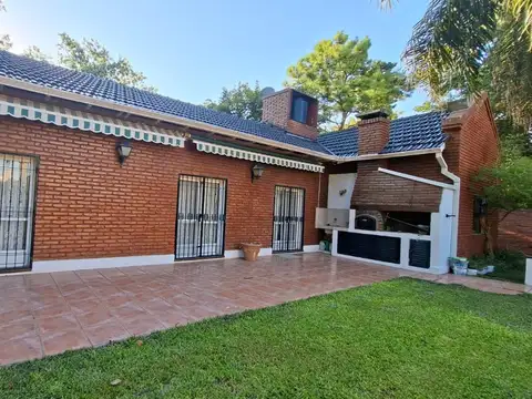 Casa 3 ambientes con 2 baños