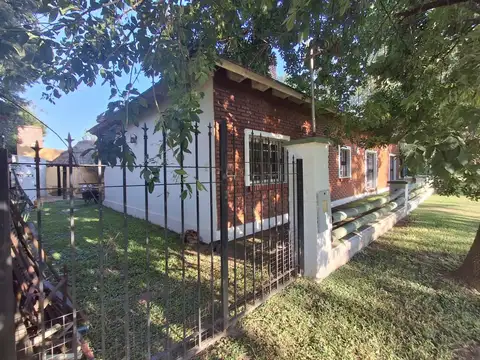 Casa en Venta con 4 cocheras