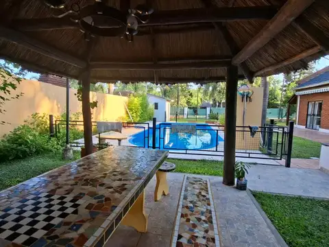 Casa en Venta con 4 cocheras