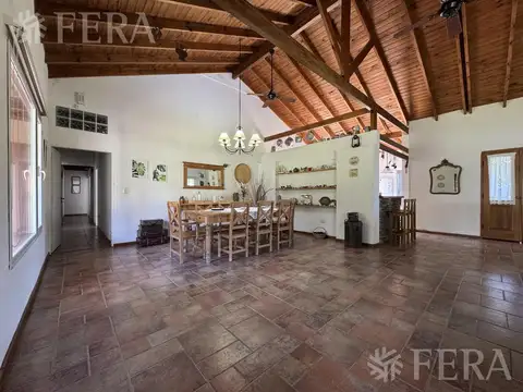 Casa en Venta con 6 cocheras