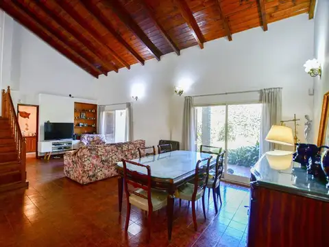 CASA EN VENTA EN LA PLATA DE 3 DORMITORIOS 