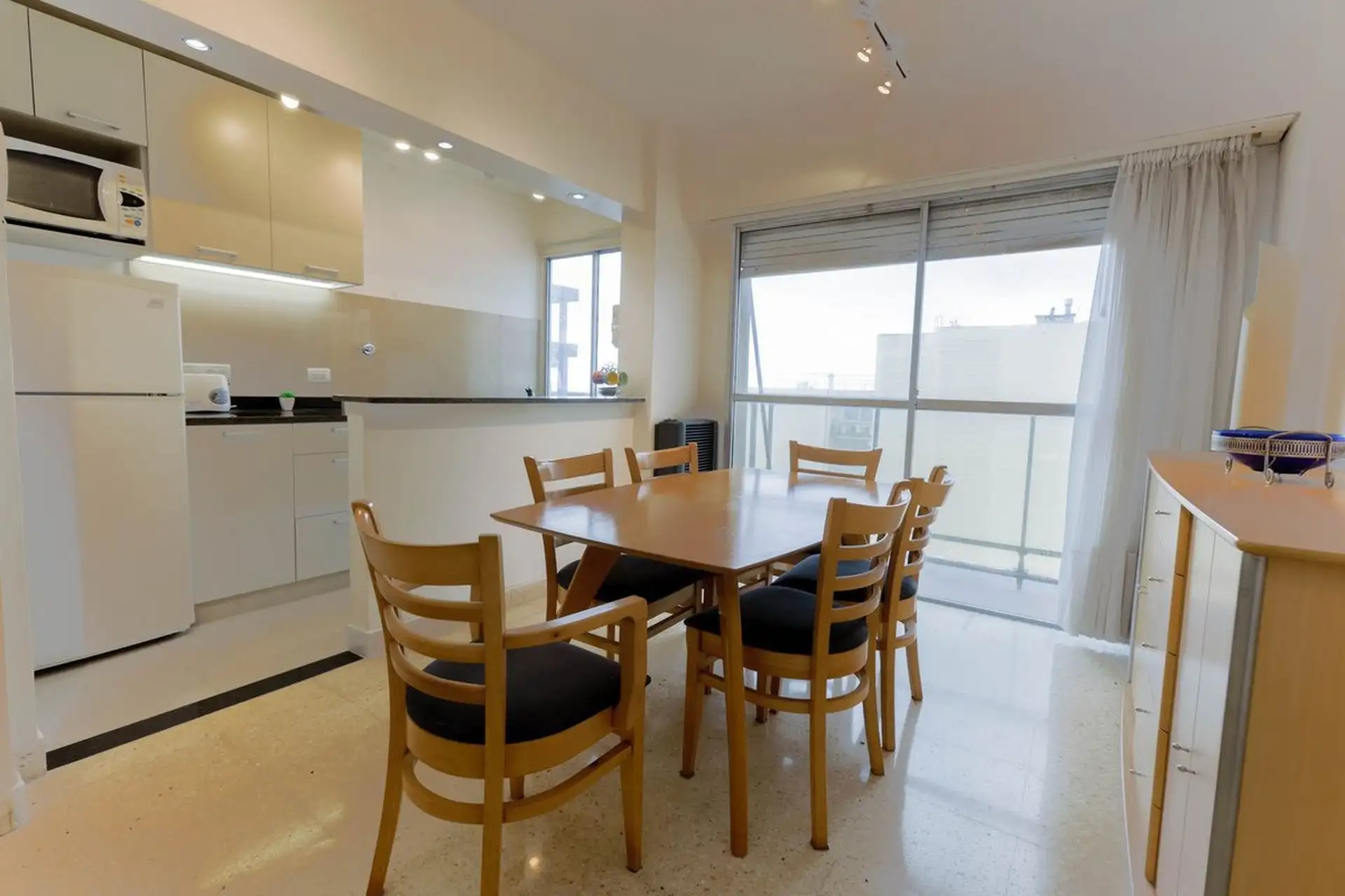 VENTA DTO 4 AMB PLAYA CHICA COCHERA LAT AL MAR