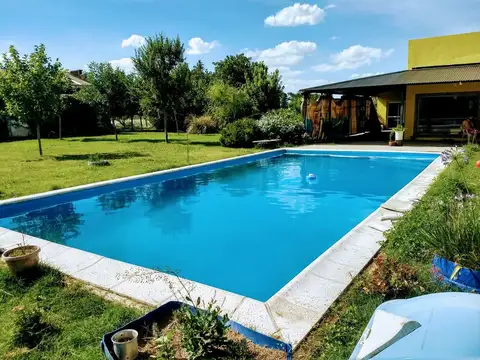ALQUILER / CASA Y CAMPO / COL RAQUEL