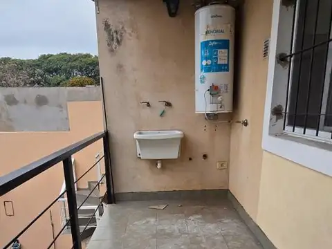 Depto Tipo Casa en Alquiler con 2 cocheras