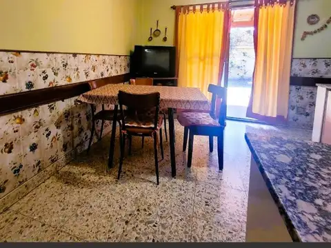Casa 3 ambientes con 2 baños