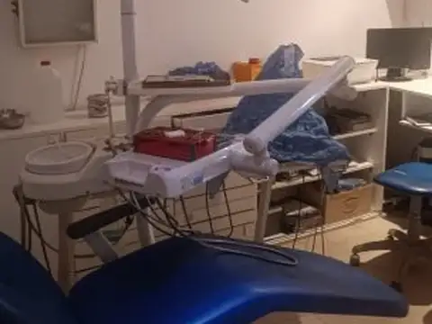 Casa 10 ambientes con 2 baños