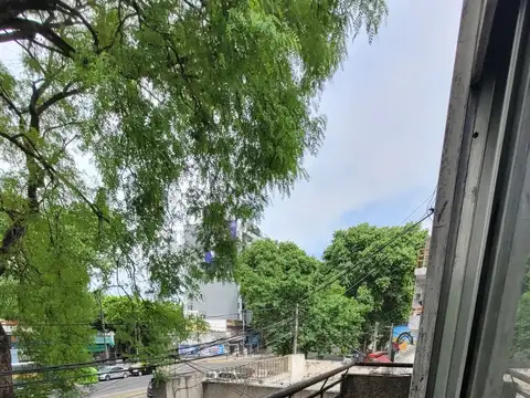 Departamento tipo casa en venta en Rosario por escalera