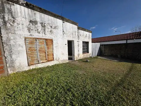 Casa 2 ambientes con 2 baños