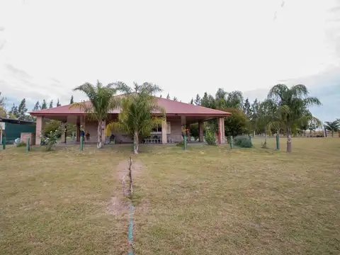 Casa en Venta con 3 cocheras