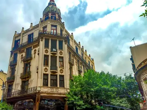 Departamento semipiso de 5 ambientes al frente apto profesional en Venta en Balvanera zona Congreso