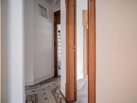 Departamento semipiso de 5 ambientes al frente apto profesional en Venta en Balvanera zona Congreso
