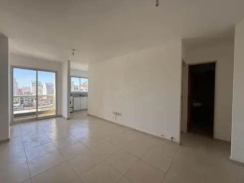 Departamento en venta con 2 balcones, a mts de Plaza Colon