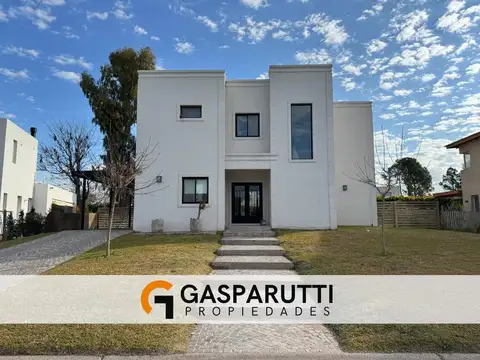 Casa en Venta en San Matías con Pileta