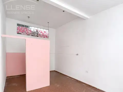 Local aprox 50m2 con 2 baños sobre avenida en alquiler - QUILMES OESTE - Apto varios rubros