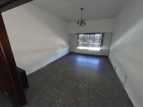 Almafuerte 1200, Piso 1