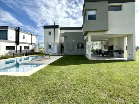 Casa en Venta en Terralagos, USD 720.000