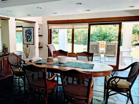 Casa en Venta con 1 cochera