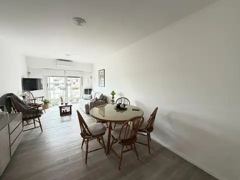 VENTA DEPTO 4 AMBIENTES CON BALCON  RESERVADO 