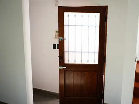 ALQUILER - CASA 4 AMBIENTES C/COCHERA - Villa Elisa