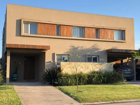 Casa en Venta en Barrio Privado Las Liebres