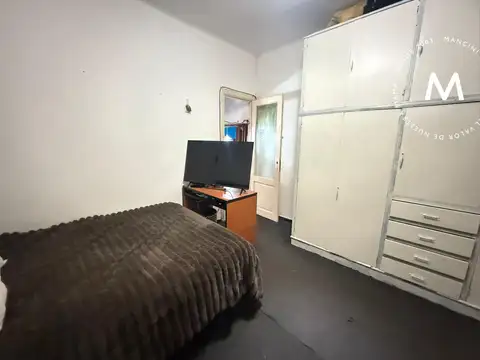 PH en planta baja de 4 ambientes en venta con parrilla