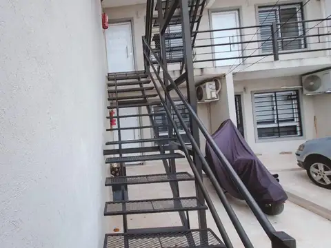 Depto Tipo Casa en Venta de 2 ambientes