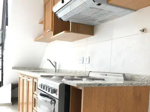 Alquiler, 3 Amb Tipo Duplex, 2 Baños, Interno. Opc Cochera
