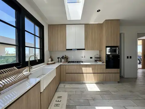 Venta Casa 5 Dormitorios en Vida Club de Campo Barrio Privado-Funes