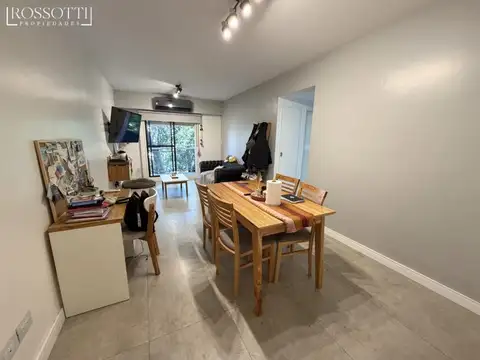 Muy buen departamento de 2 ambientes al frente con balcon y baulera