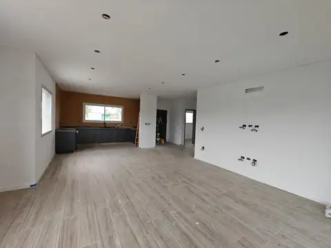 Casa en Venta en Pilar del Este - San Ramon, USD 200.000