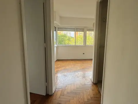 Departamento en Alquiler en Coghlan, $ 900.000