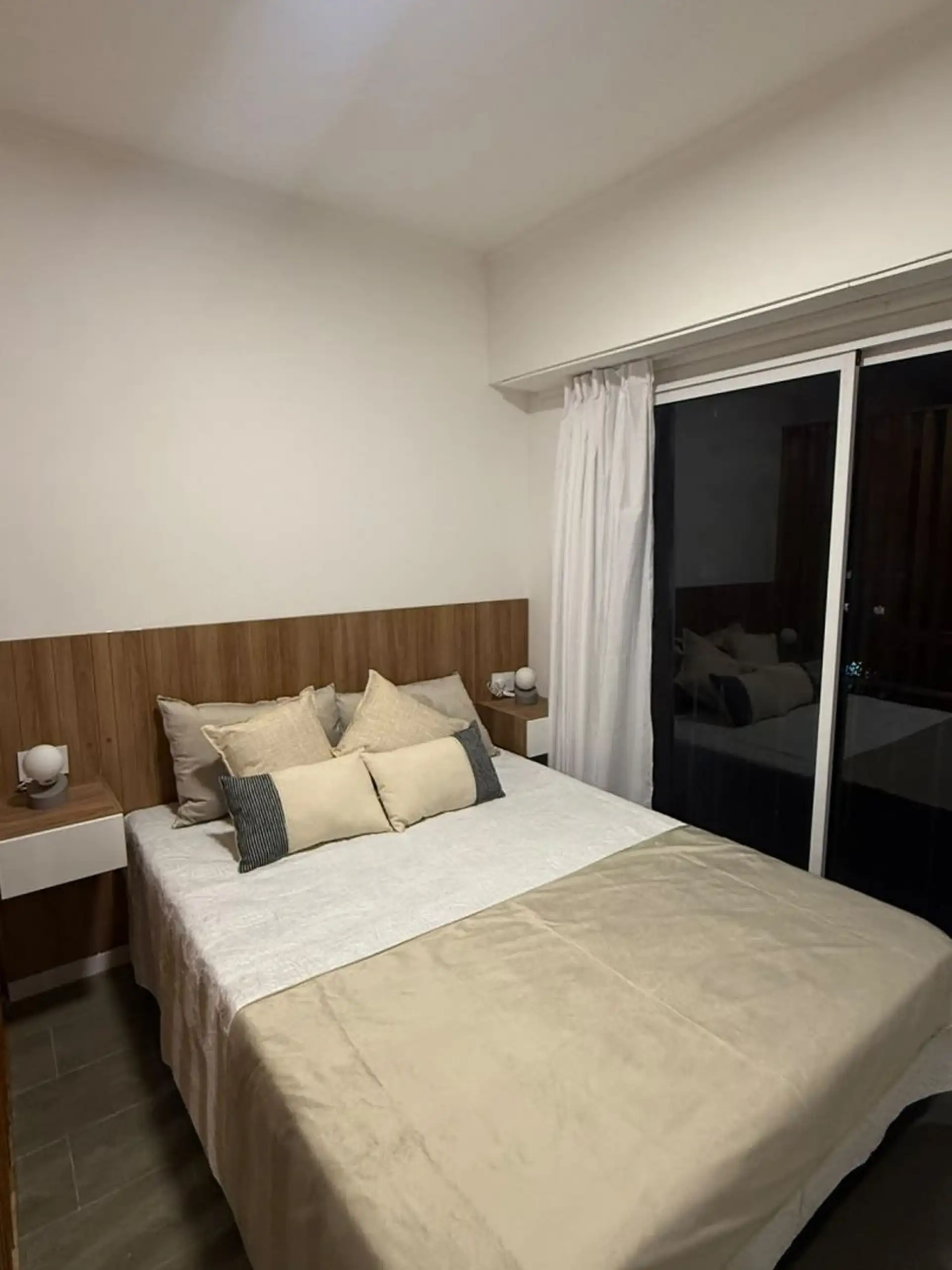 Depto 1 amb, 23m² con balcón francés — Plaza Colon