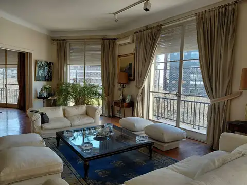 Departamento 7 ambientes con 4 baños