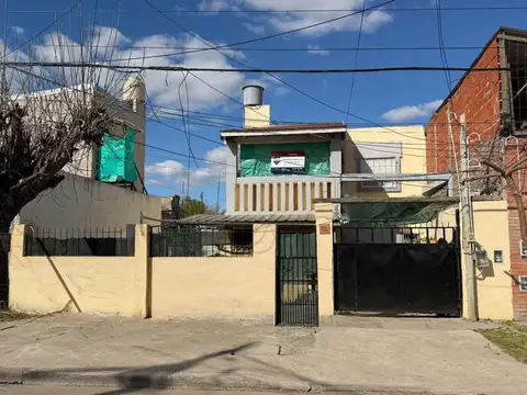 Casa en Venta Rincon de Milberg-Tigre (3 Deptos.)