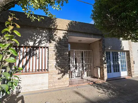 CASA DE DOS DORMITORIOS EN BARRIO CENTRO I