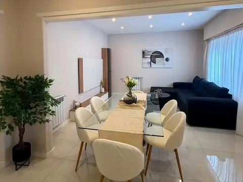 Venta Chalet PH 4 ambientes. Patio Terraza y Garaje. La Perla