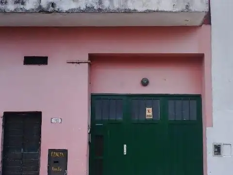 DEPOSITO BIEN UBICADO