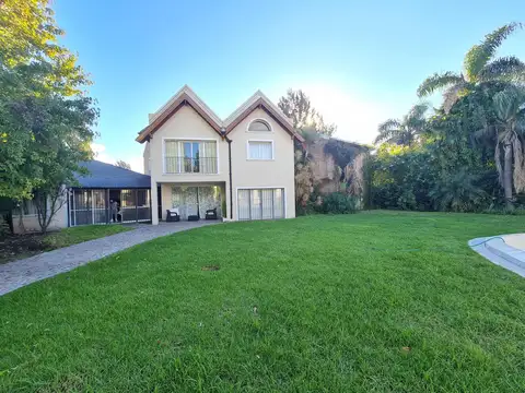 Casa 5 ambientes con 5 baños