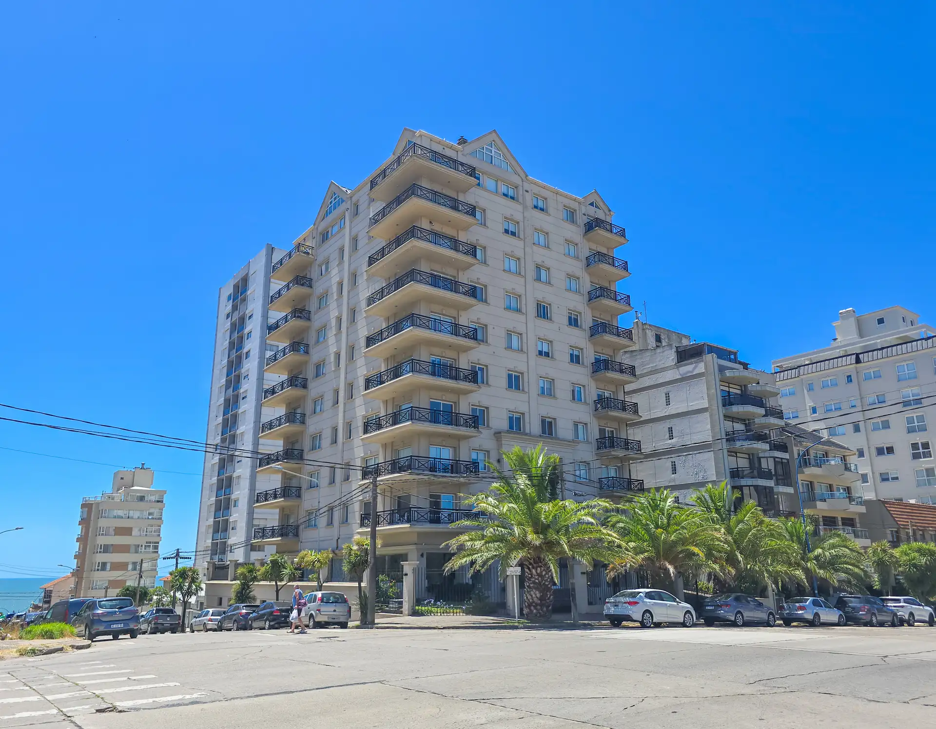 Semipiso 3 amb, 94m² con balcón y cochera — Dumbledore Varese