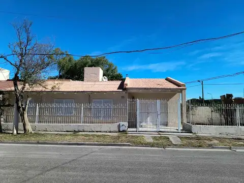 VENTA CASA DE DOS DORMITORIOS MAS DEPARTAMENTO NQN