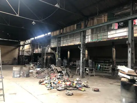 Galpon en Venta 18  mts Fondo