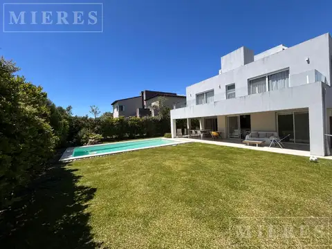 Casa en venta en Los Alisos, Nordelta.