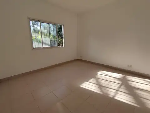 VENTA Casa de 5 Amb. Barrio Parque Irizar de Pilar