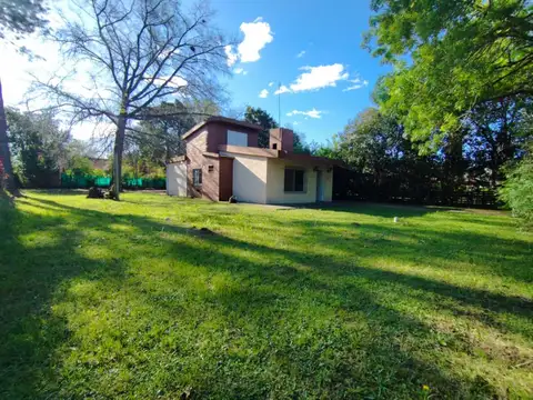 VENTA Casa de 5 Amb. Barrio Parque Irizar de Pilar