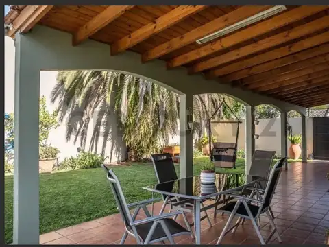 Casa 3 ambientes con 2 baños