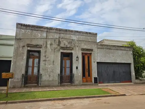 VENTA CASA ESTILO COLONIAL EXCELENTE ESTADO