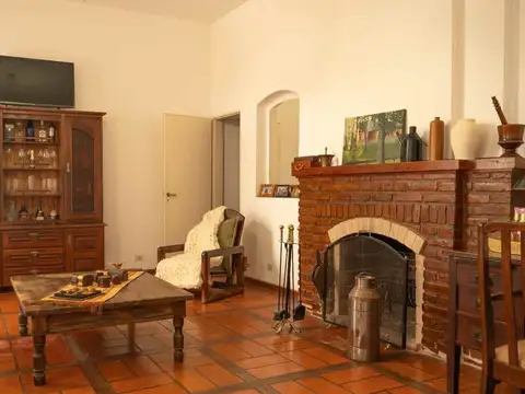 VENTA CASA ESTILO COLONIAL EXCELENTE ESTADO