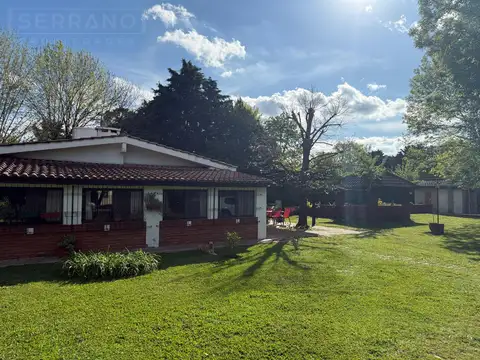 Venta casa 6 ambientes sobre terreno de 2.142 m2. Parque Sakura. Exaltacion de la Cruz